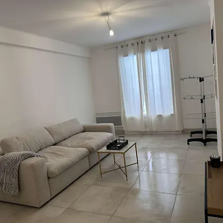 Lallie Apartment